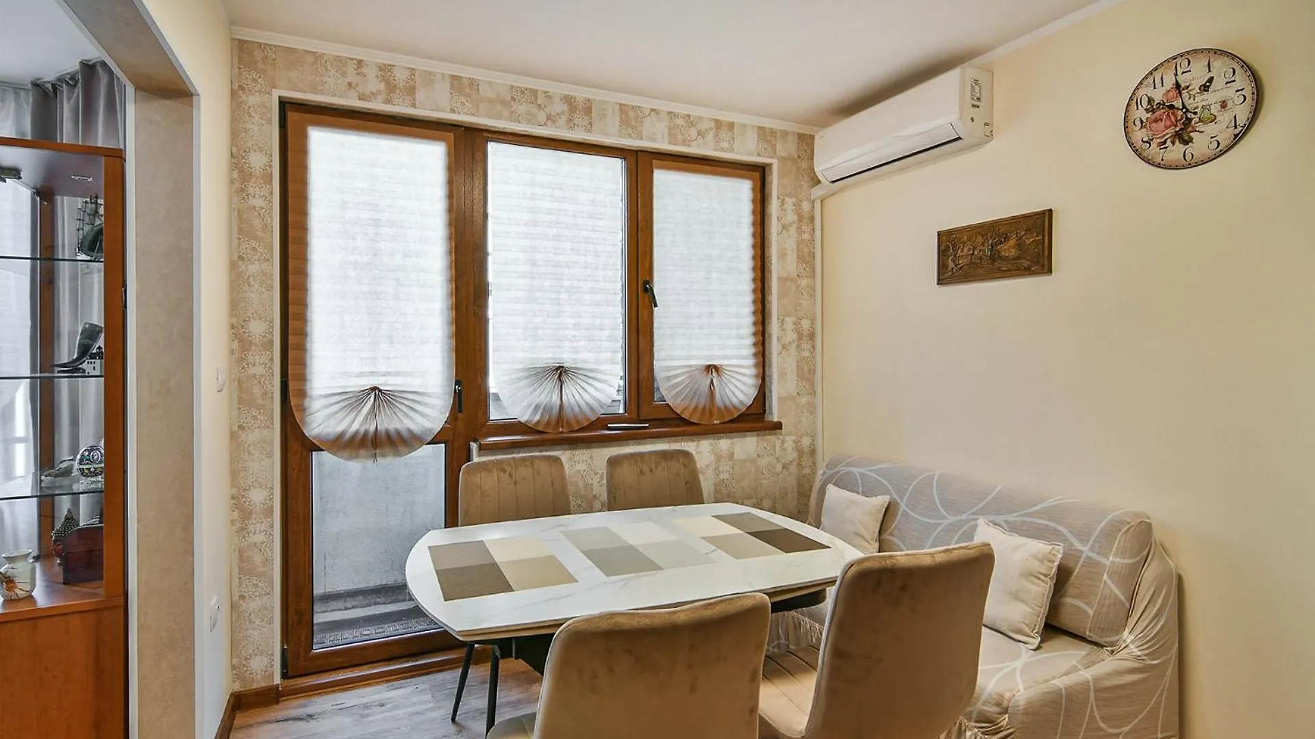 Apartment Super Central 2 Bedroom With Ac Varna